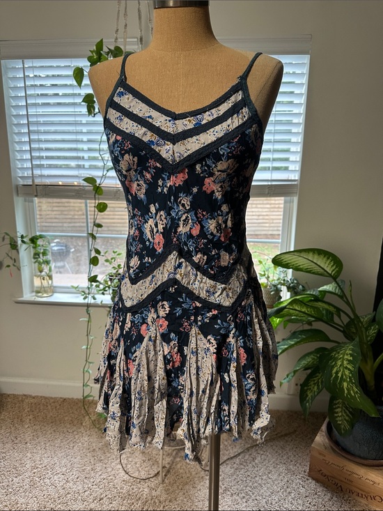 Free People Dresses & Skirts - Floral Navy and Cream Spaghetti Strap Dress